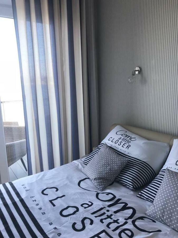 Апартаменти Apartament Z Widokiem Na Jezioro Ридзево Екстер'єр фото